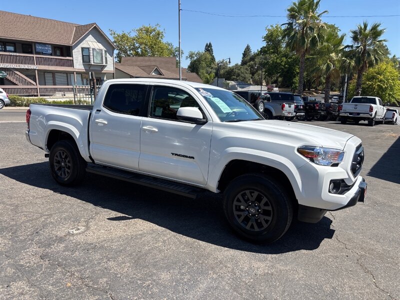 2023 Toyota Tacoma SR5 V6 photo 6