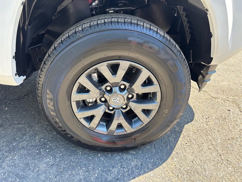 2023 Toyota Tacoma SR5 V6 photo 25