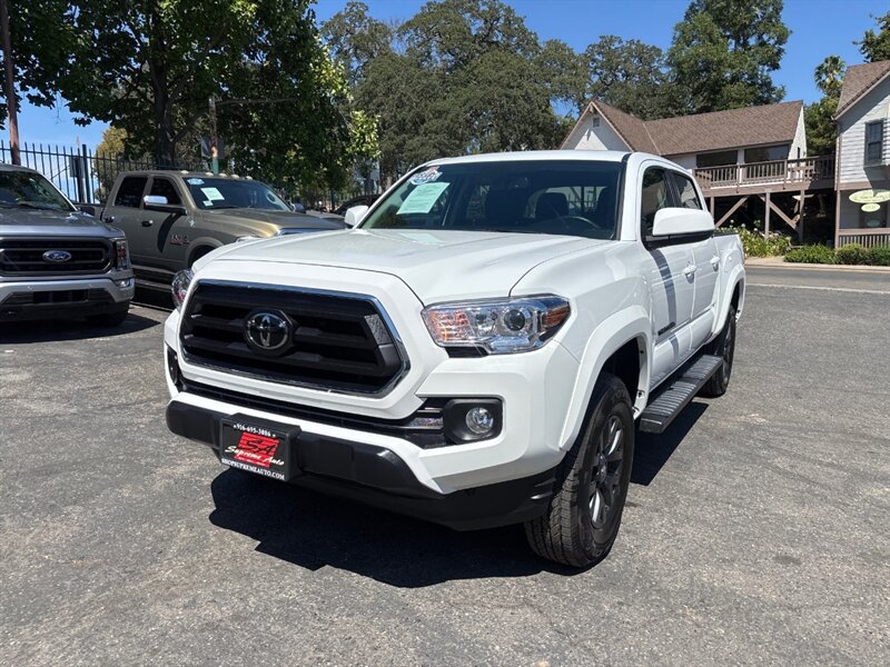 2023 Toyota Tacoma SR5 V6 photo 3