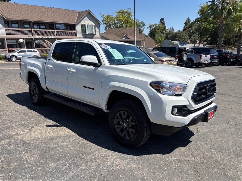 2023 Toyota Tacoma SR5 V6 photo 5
