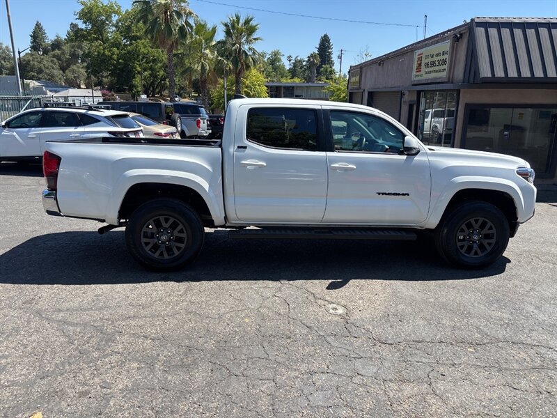 2023 Toyota Tacoma SR5 V6 photo 8