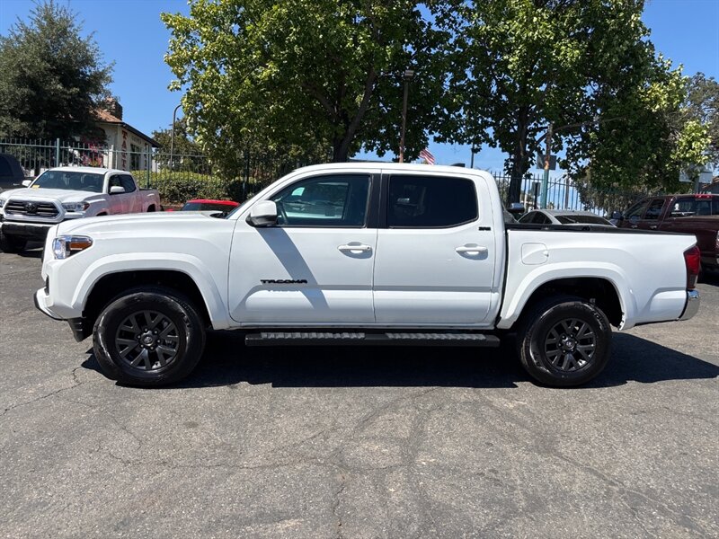2023 Toyota Tacoma SR5 V6 photo 14