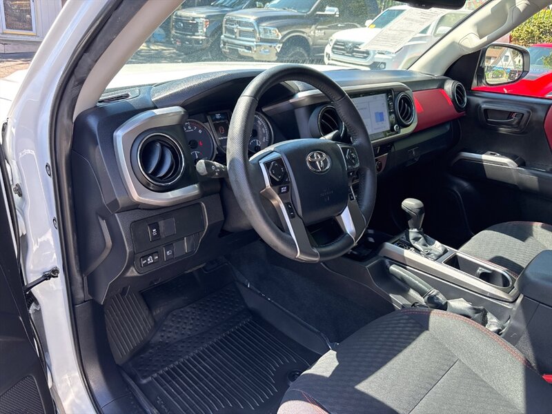 2023 Toyota Tacoma SR5 V6 photo 17