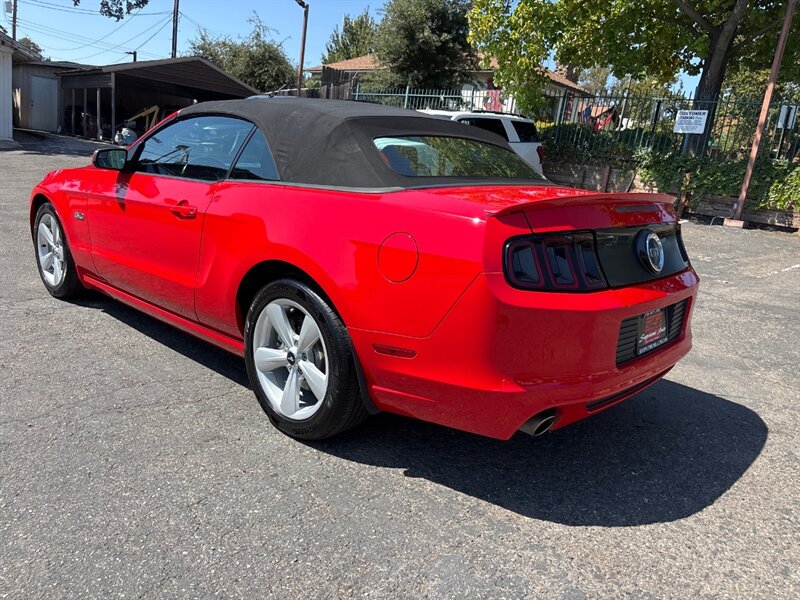 2014 Ford Mustang GT photo 11