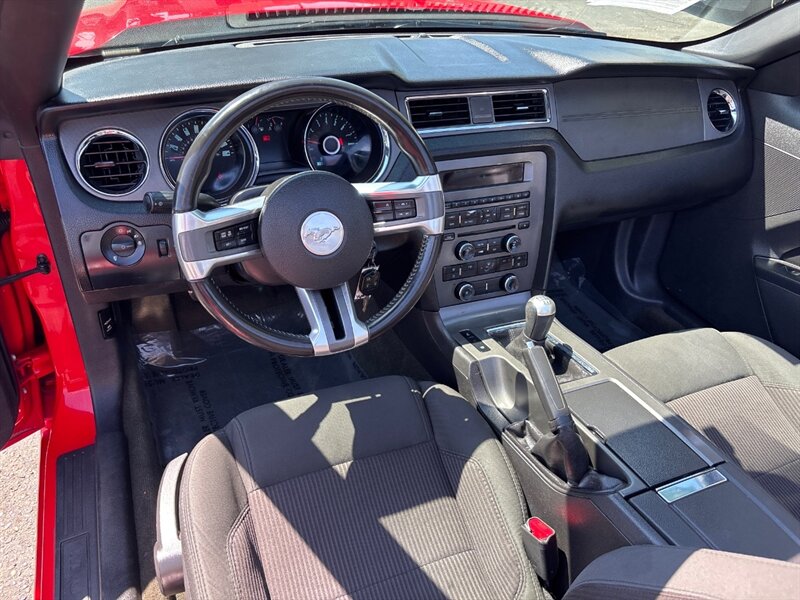 2014 Ford Mustang GT photo 24