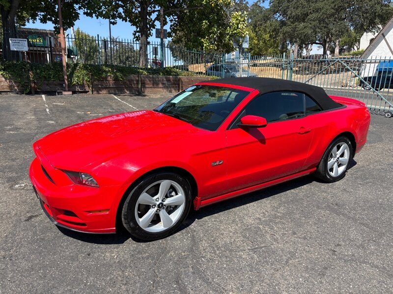 2014 Ford Mustang GT photo 14