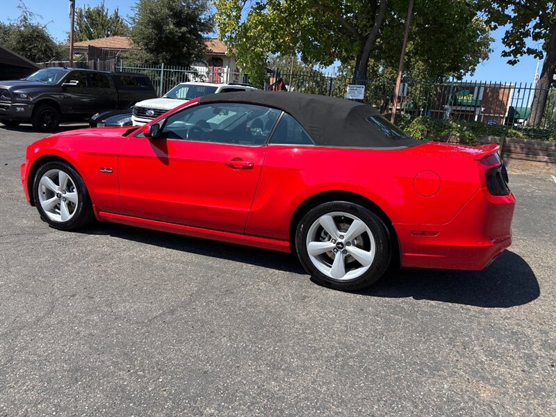 2014 Ford Mustang GT photo 12