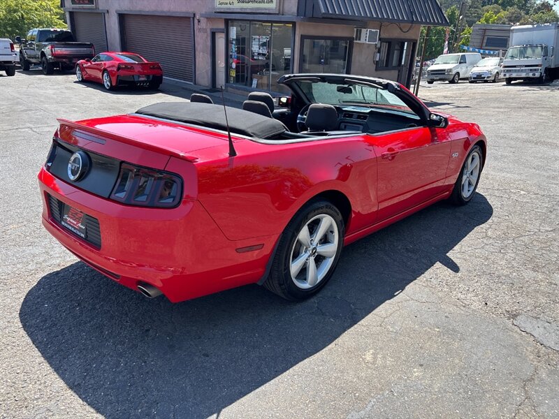 2014 Ford Mustang GT photo 18