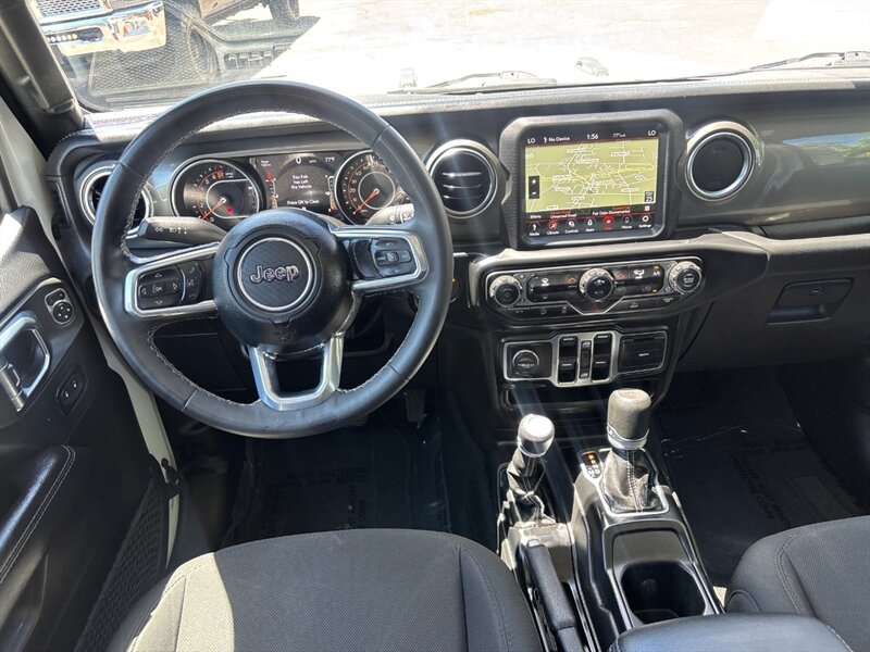 2023 Jeep Gladiator Overland photo 21
