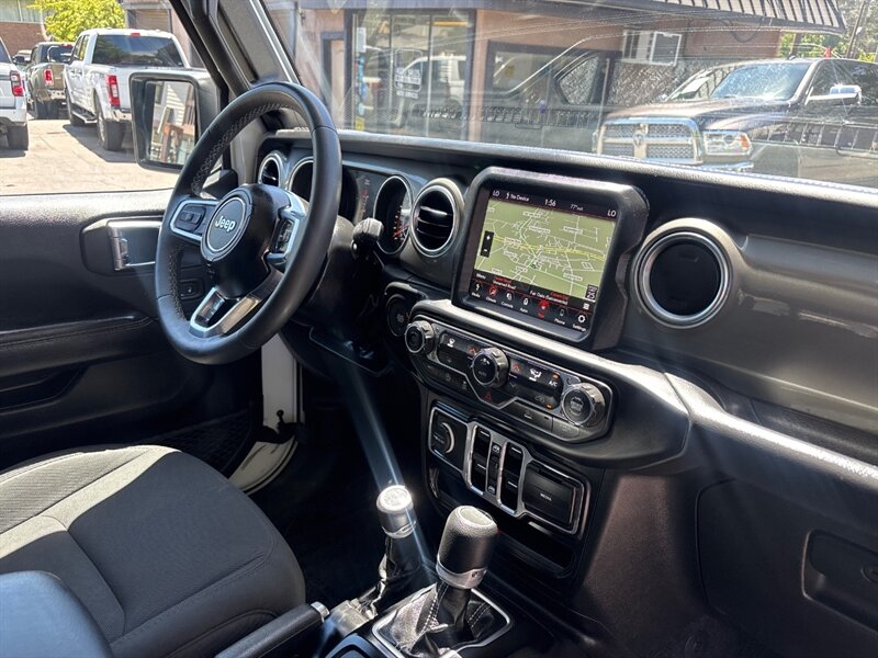 2023 Jeep Gladiator Overland photo 23