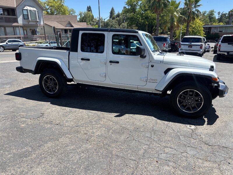 2023 Jeep Gladiator Overland photo 6