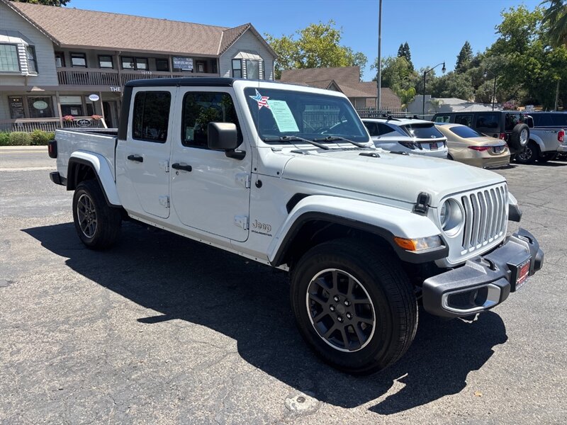 2023 Jeep Gladiator Overland photo 5