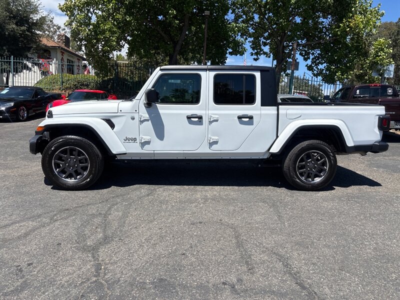 2023 Jeep Gladiator Overland photo 13