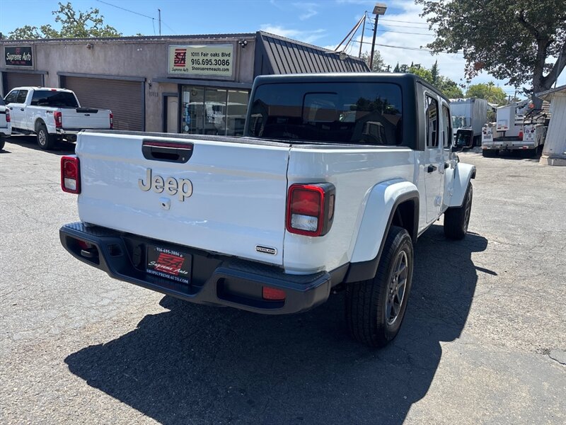 2023 Jeep Gladiator Overland photo 9