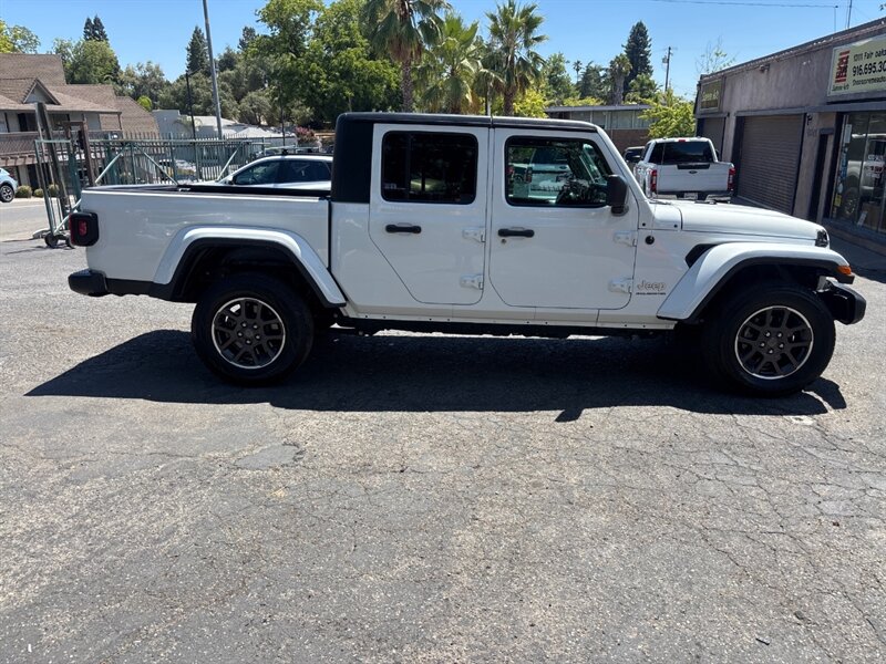 2023 Jeep Gladiator Overland photo 7