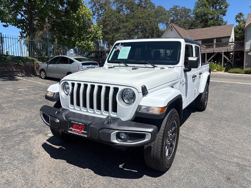 2023 Jeep Gladiator Overland photo 3