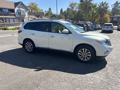 2014 Nissan Pathfinder SL*4X4*Third Row Seats*Heated Seats*Rear Camera*   - Photo 6 - Fair Oaks, CA 95628