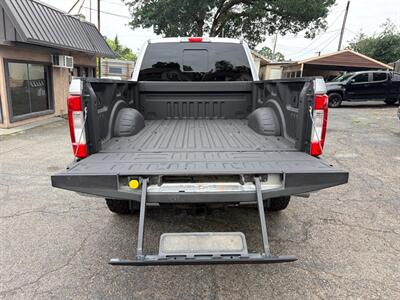 2017 Ford F-250 Super Duty Lariat SuperCrew*4X4*Tow Package*Lifted*Moon Roof*   - Photo 33 - Fair Oaks, CA 95628