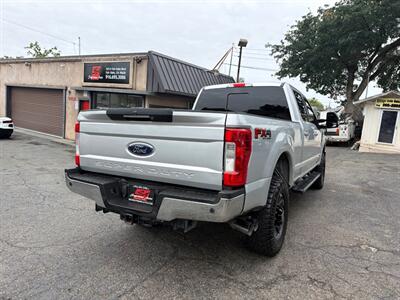 2017 Ford F-250 Super Duty Lariat SuperCrew*4X4*Tow Package*Lifted*Moon Roof*   - Photo 10 - Fair Oaks, CA 95628