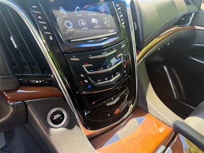 2018 Cadillac Escalade ESV Premium Luxury*4X4*Loaded*DVD Player*Third Row* - Photo 19 - Fair Oaks, CA 95628