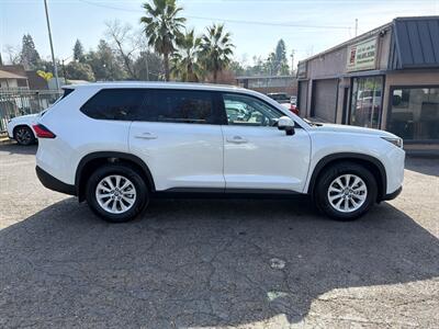 2024 Toyota Grand Highlander XLE*One Owner*Heated Seats*Low Miles*Third Row* - Photo 7 - Fair Oaks, CA 95628