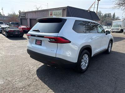 2024 Toyota Grand Highlander XLE*One Owner*Heated Seats*Low Miles*Third Row* - Photo 9 - Fair Oaks, CA 95628