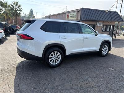 2024 Toyota Grand Highlander XLE*One Owner*Heated Seats*Low Miles*Third Row* - Photo 8 - Fair Oaks, CA 95628