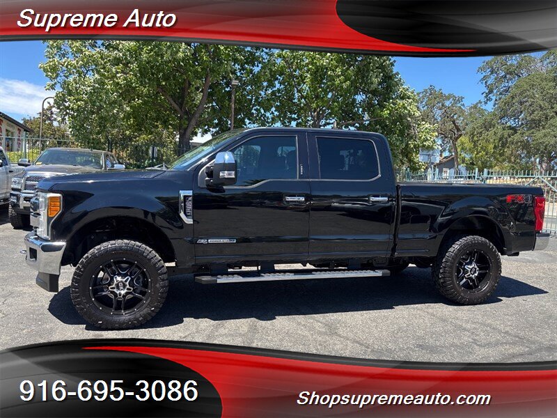 2017 Ford F-250 Super Duty Lariat SuperCrew*4X4*Rear Camera*Loaded*Moon Roof*  