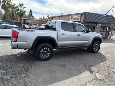 2017 Toyota Tacoma Double Cab TRD Off-Road*4X4*Rear Camera*   - Photo 8 - Fair Oaks, CA 95628