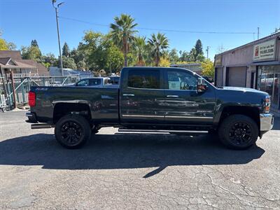 2017 Chevrolet Silverado 2500HD LTZ Crew Cab*4X4*Tow Package*Rear Camera*Loaded* - Photo 7 - Fair Oaks, CA 95628