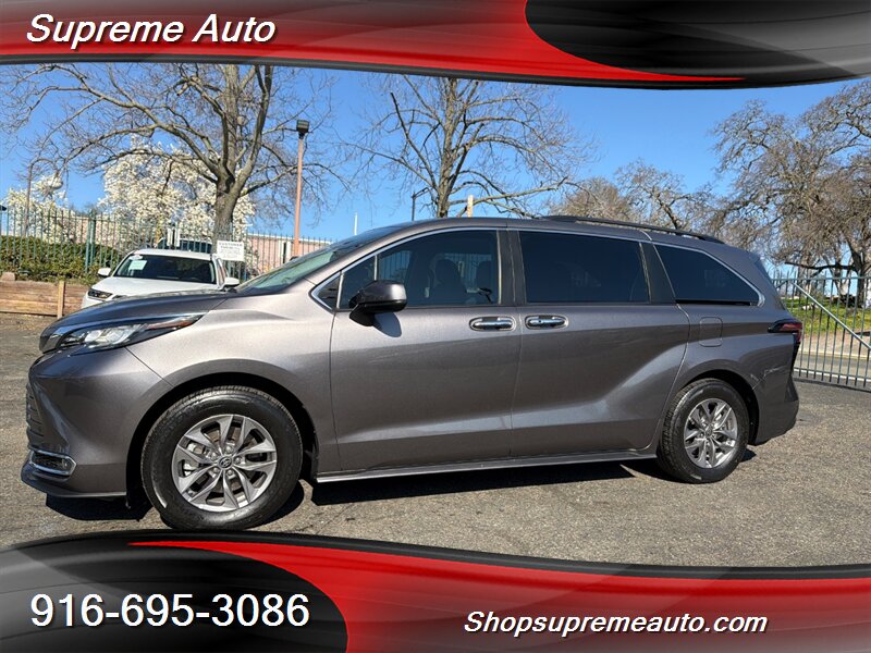 2023 Toyota Sienna XLE 7-Passenger*AWD*Hybrid*Loaded*Third Row Seats*  