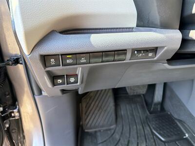 2023 Toyota Sienna XLE 7-Passenger*AWD*Hybrid*Loaded*Third Row Seats* - Photo 17 - Fair Oaks, CA 95628
