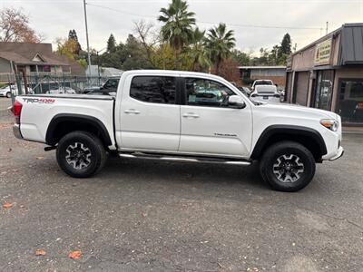 2017 Toyota Tacoma Double Cab TRD Off-Road*4X4*Low Miles*Rear Camera* - Photo 6 - Fair Oaks, CA 95628