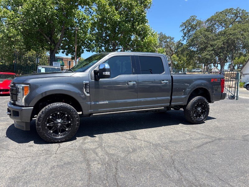 2017 Ford F-250 Platinum photo 42