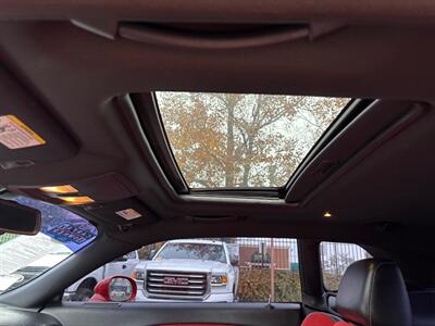 2016 Dodge Challenger SRT Hellcat*6 Speed Manual*Moon Roof*One Owner*   - Photo 18 - Fair Oaks, CA 95628