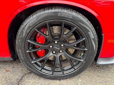 2016 Dodge Challenger SRT Hellcat*6 Speed Manual*Moon Roof*One Owner*   - Photo 23 - Fair Oaks, CA 95628