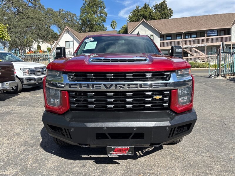 2021 Chevrolet Silverado 2500HD LT photo 3