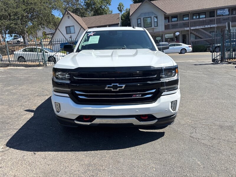 2018 Chevrolet Silverado 1500 LTZ photo 3