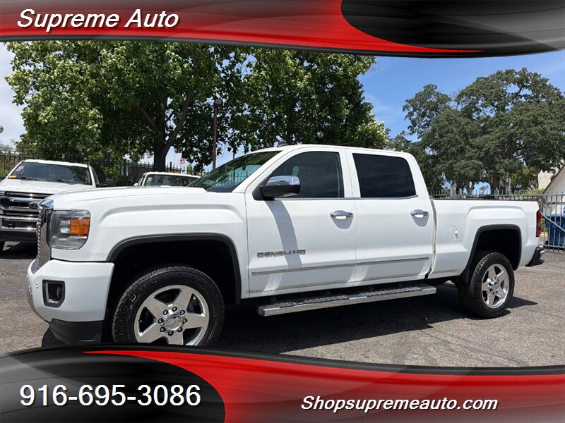 2015 GMC Sierra 4WD Crew Cab Short Box's photo
