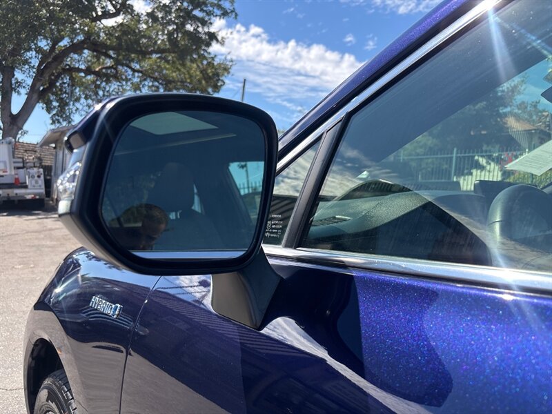 2021 Toyota Venza Limited photo 32