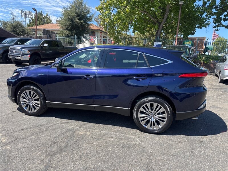 2021 Toyota Venza Limited photo 10