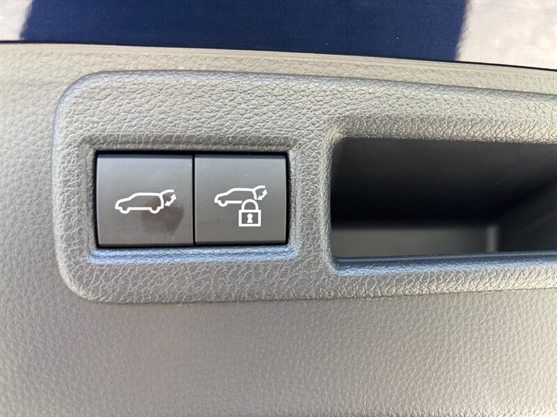 2021 Toyota Venza Limited photo 29