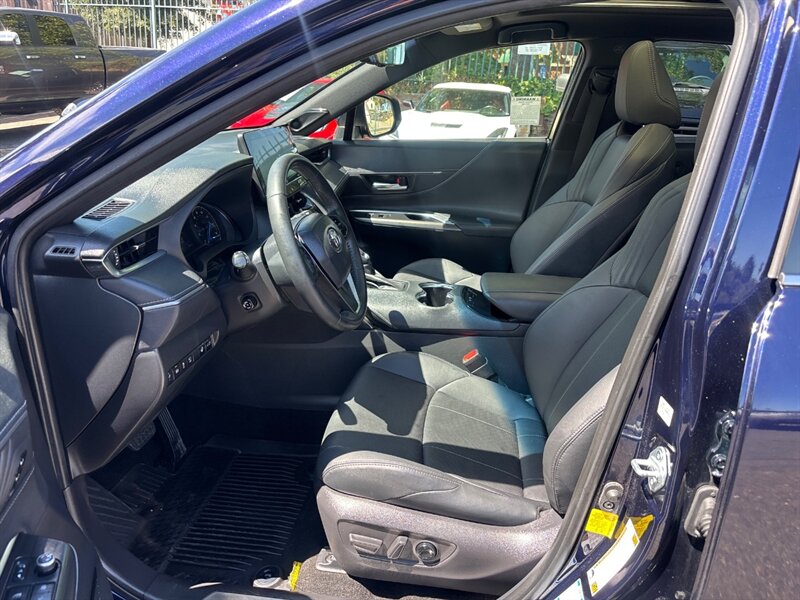 2021 Toyota Venza Limited photo 13