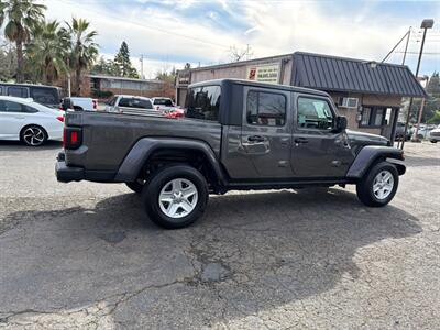 2022 Jeep Gladiator Sport S *4X4*Rear Camera*Hard Top*One Owner* - Photo 9 - Fair Oaks, CA 95628