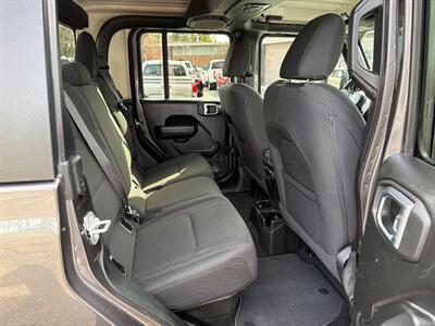 2022 Jeep Gladiator Sport S *4X4*Rear Camera*Hard Top*One Owner* - Photo 26 - Fair Oaks, CA 95628