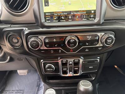 2022 Jeep Gladiator Sport S *4X4*Rear Camera*Hard Top*One Owner* - Photo 19 - Fair Oaks, CA 95628
