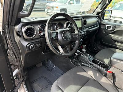 2022 Jeep Gladiator Sport S *4X4*Rear Camera*Hard Top*One Owner* - Photo 17 - Fair Oaks, CA 95628