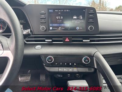 2021 Hyundai Elantra SEL   - Photo 16 - Erie, PA 16505