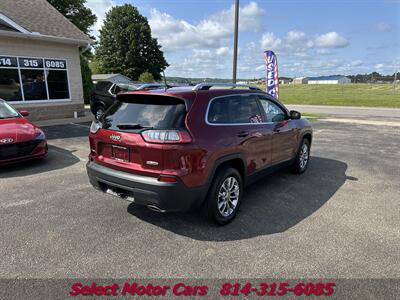 2019 Jeep Cherokee Latitude Plus   - Photo 8 - Erie, PA 16505