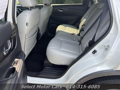 2018 Nissan Rogue SV - Photo 9 - Erie, PA 16505